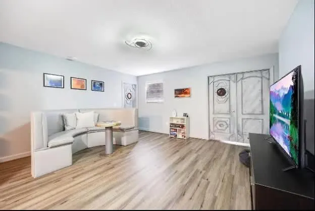 Super Star - 9Bdr 5Bas - Ping Pong Pool Table Villa Davenport